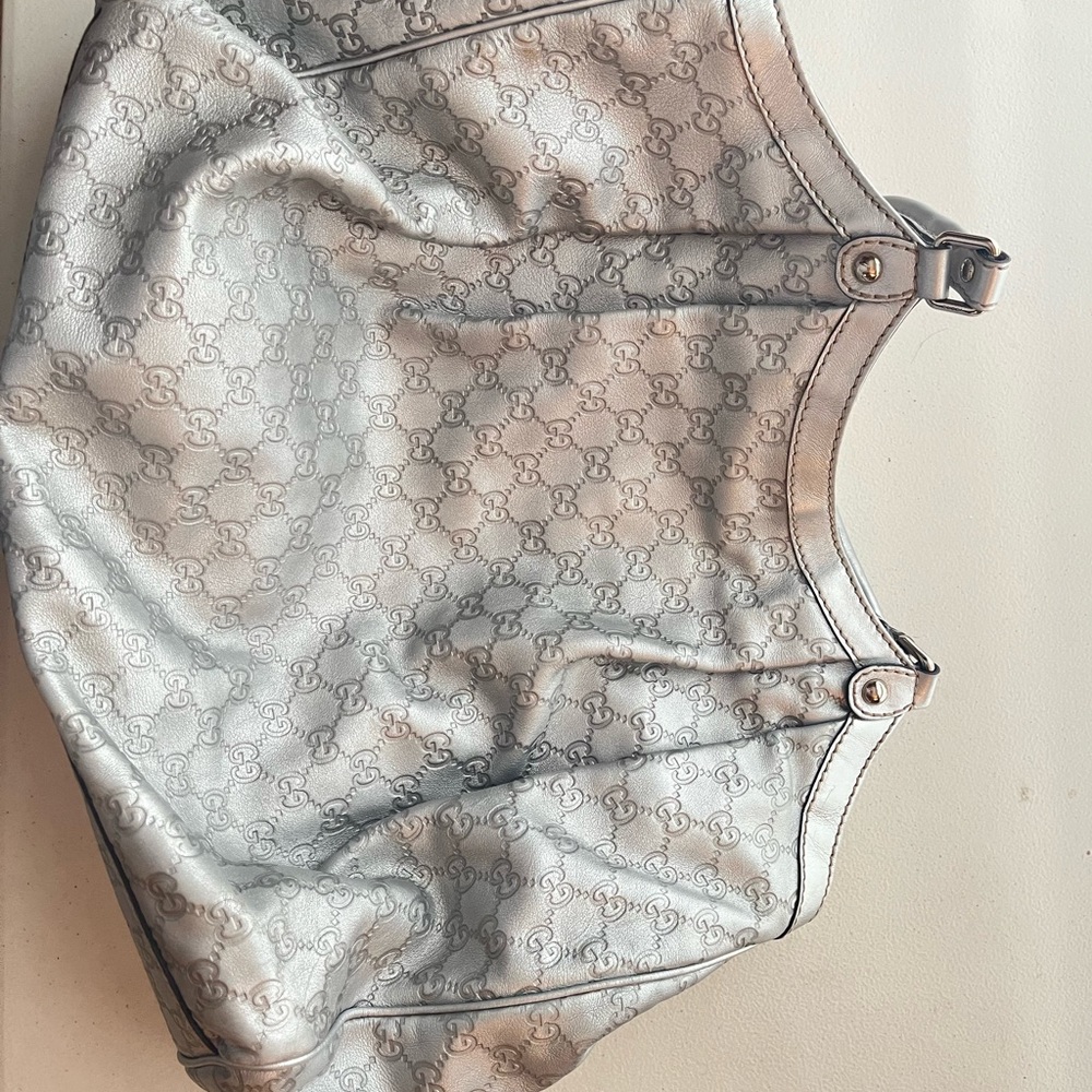 Gucci GM hobo bag, large in size. In great condition and highly sought after. - Picture 8 of 10